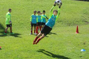 Allenamento portiere di calcio al Milan Junior Camp