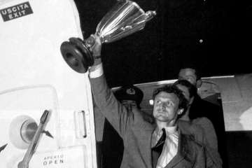 Pietro Vierchowod raises the cup