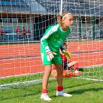 Ragazza portiere all'AC Milan Junior Camp